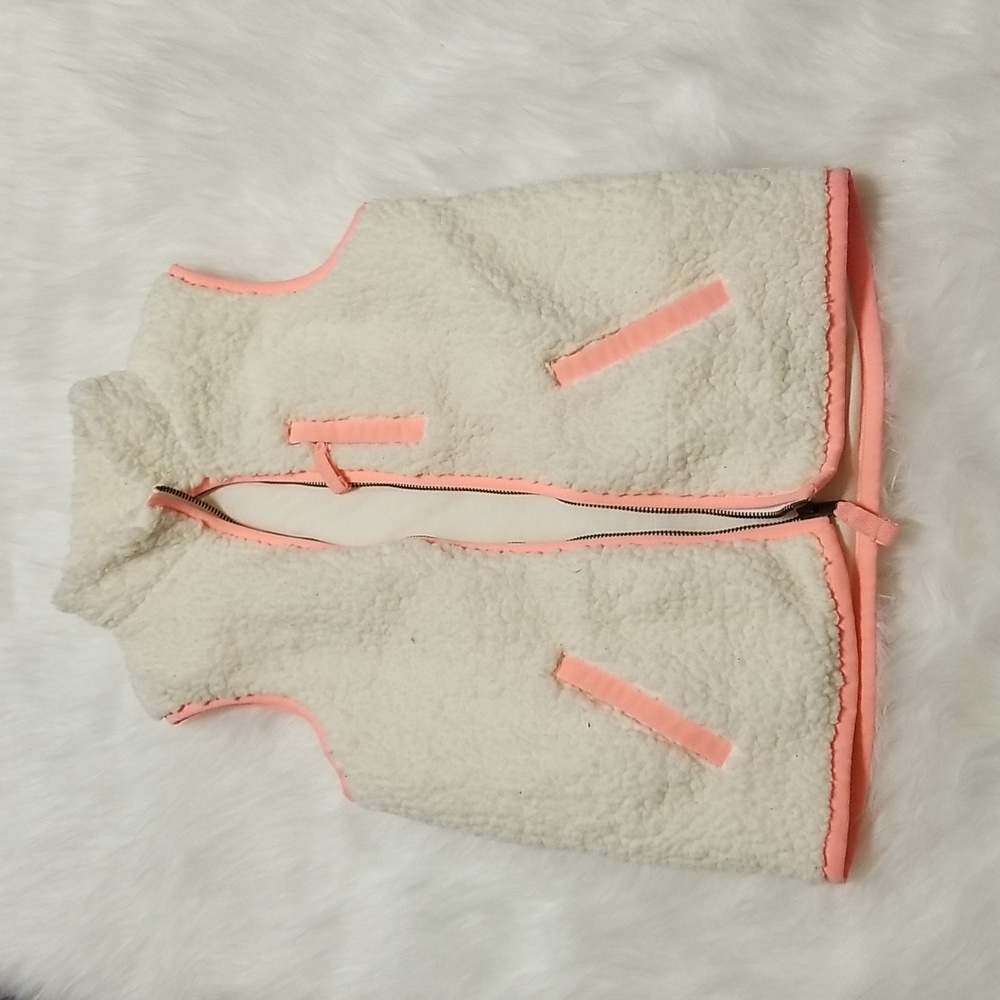 Girls Cat & Jack sherpa vest size 7/8